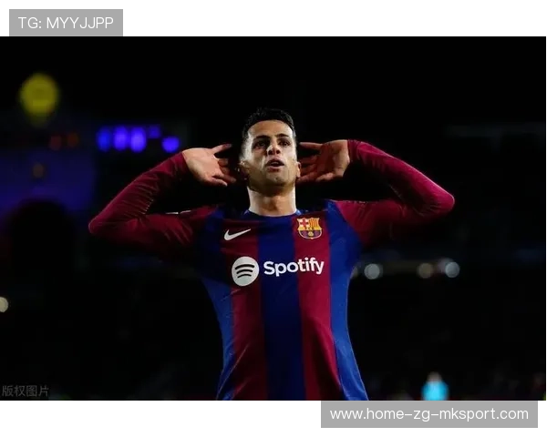 拜仁慕尼黑—莱万左脚兜射干脆利落破门